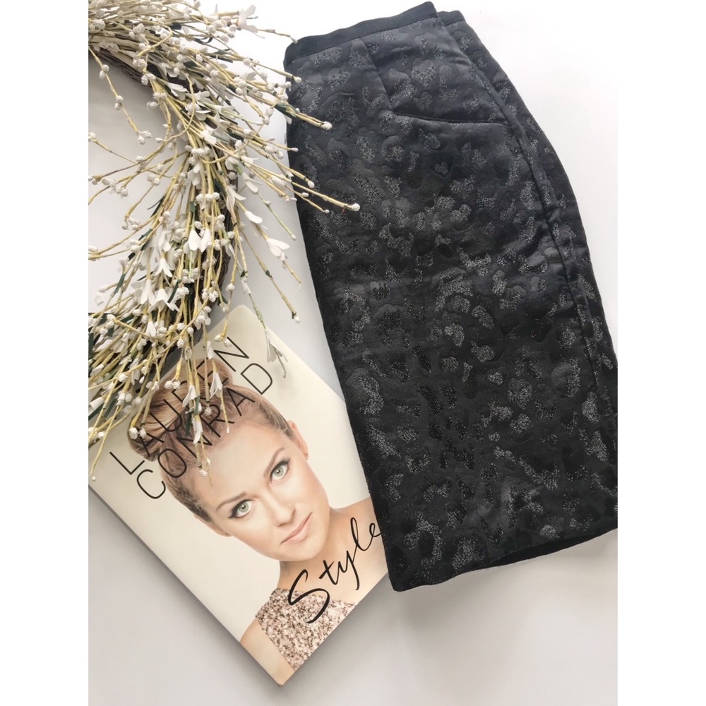 H&M Black straight mini skirt